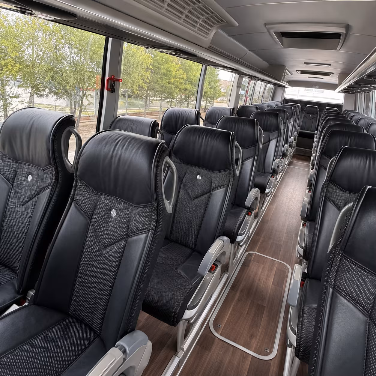 charter bus rentals for corporate meetings across the tri state region