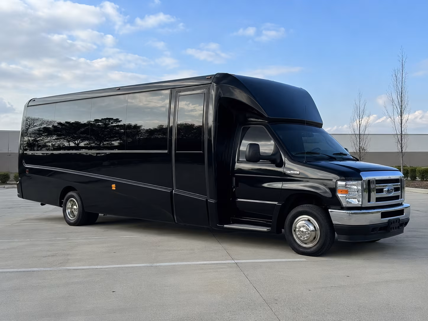 charter buses to riverbend music center shows and amphitheater events