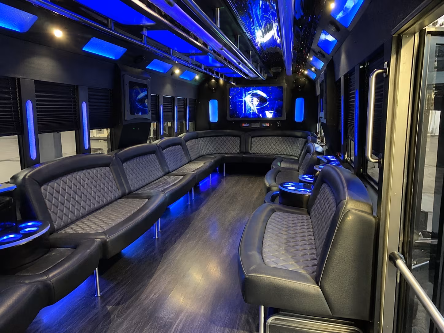 cincinnati 28 passenger party bus interior