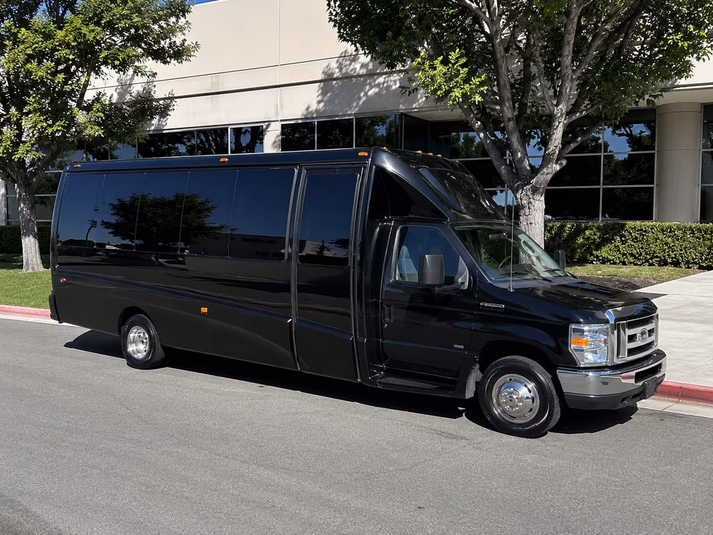 cincinnati wedding party bus rental