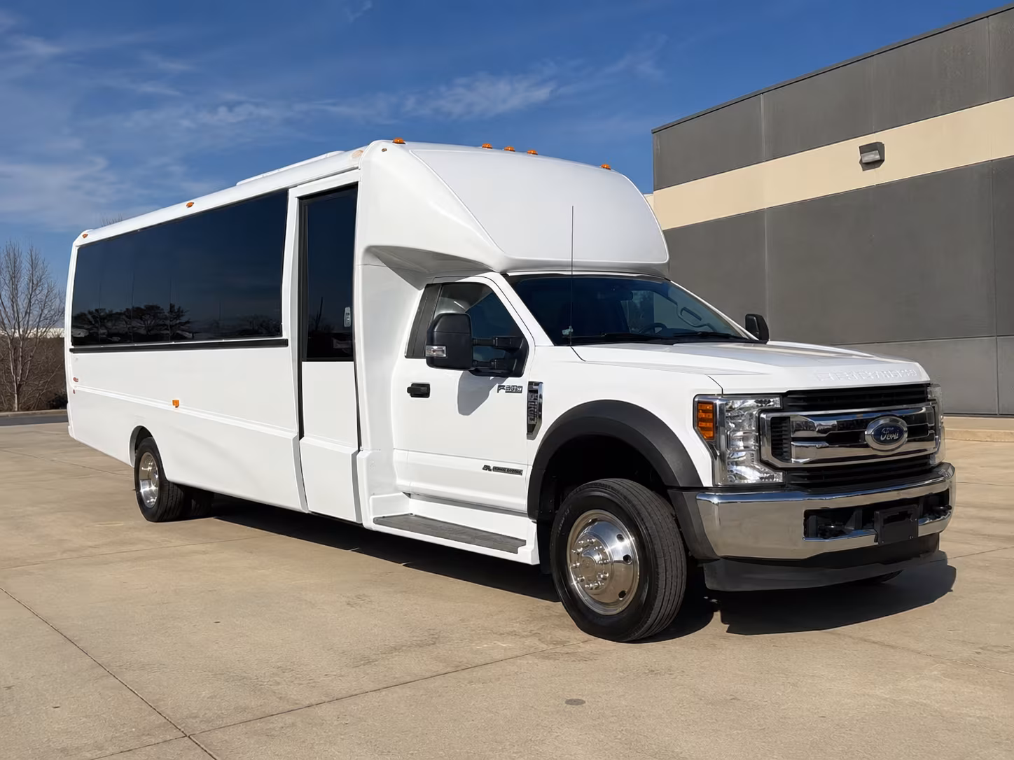 minibuses and charter buses for cincinnati zoo field trips