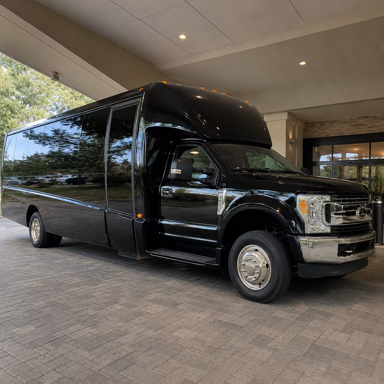 party buses for cincinnati prom photos at eden park and devou park