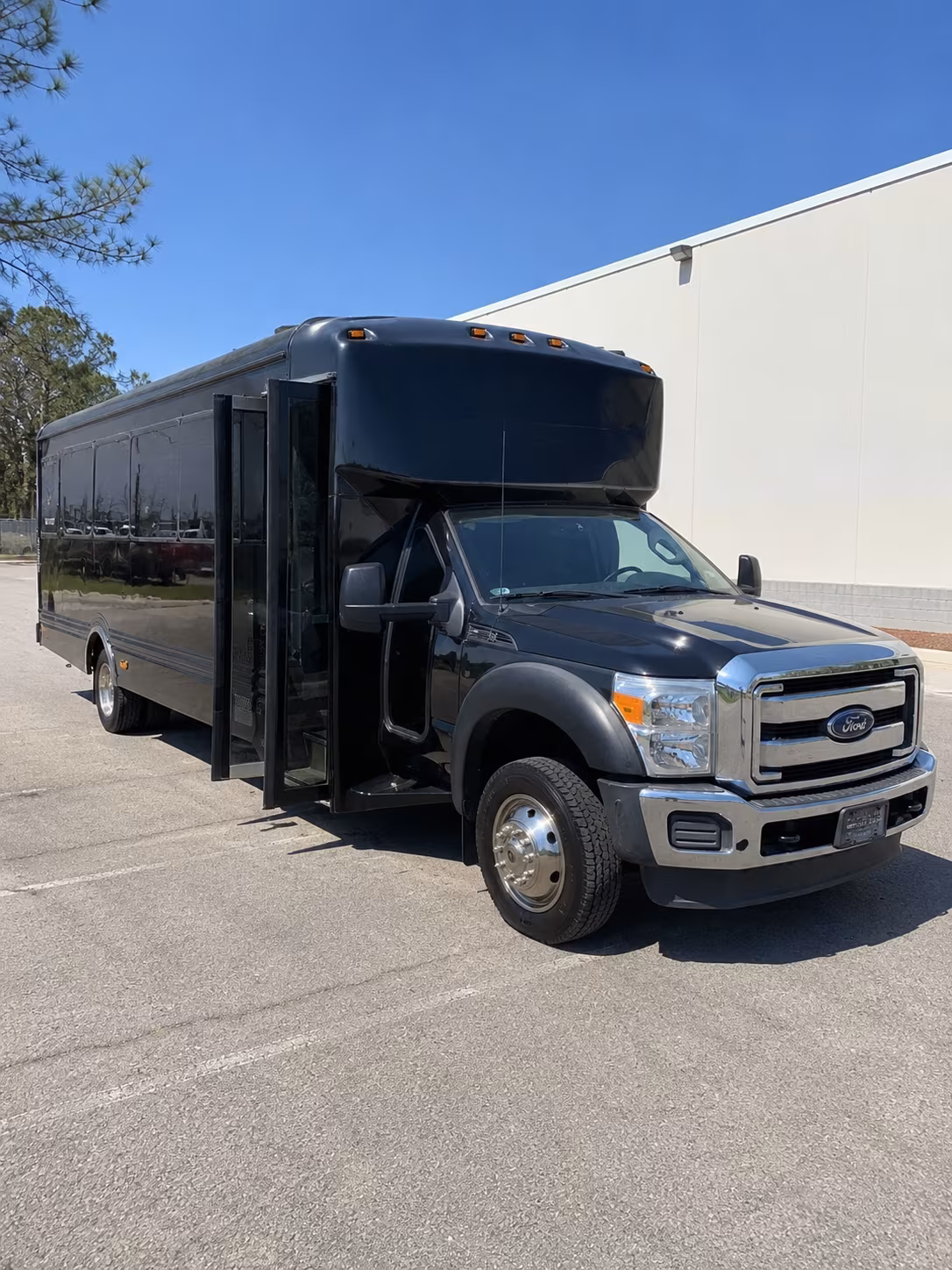 party buses to heritage bank center concerts and arena events